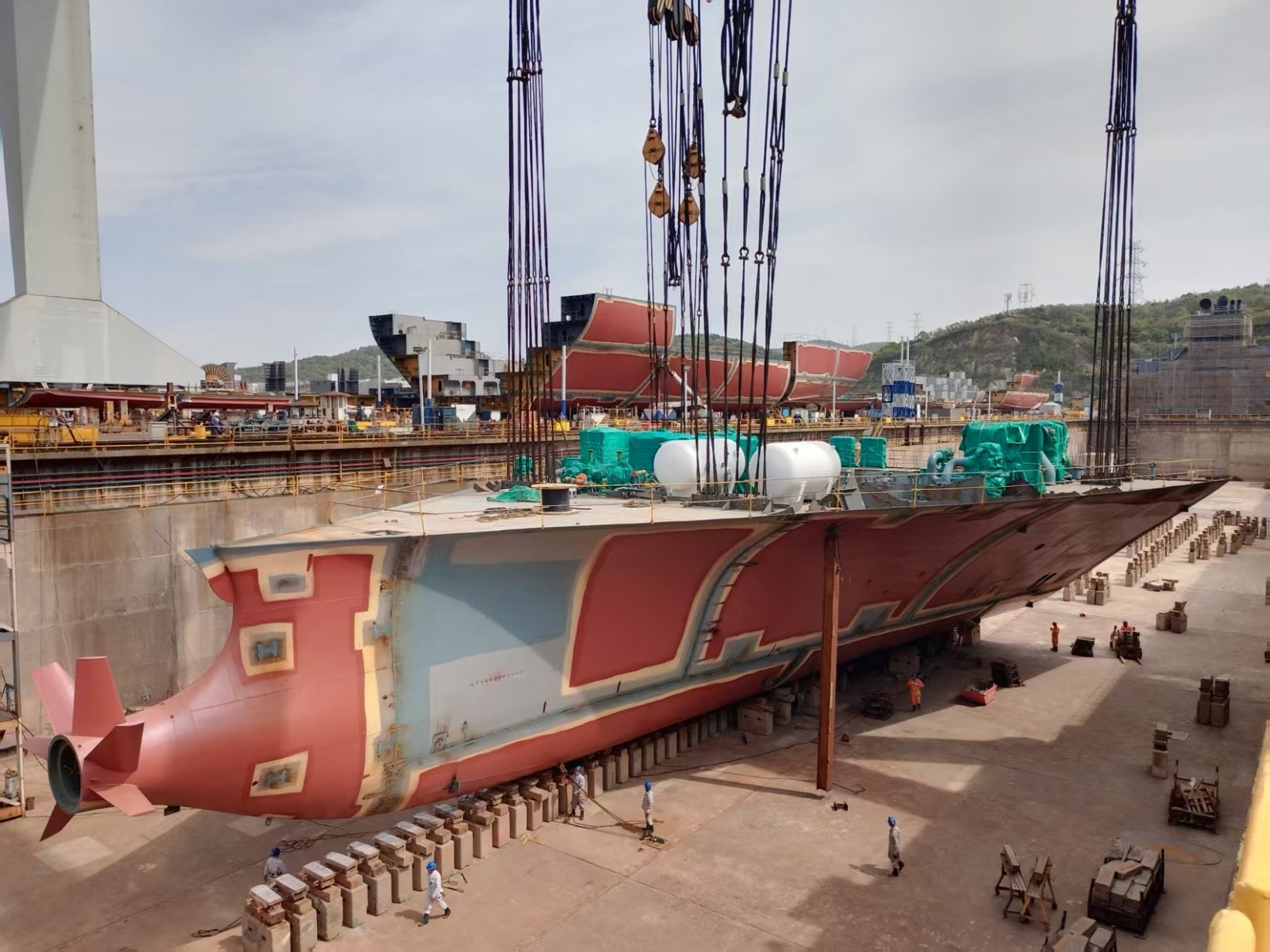 常石造船中國基地,以全球首艘甲醇燃料 5900TEU 型集裝箱運輸船挑戰嶄新的未來